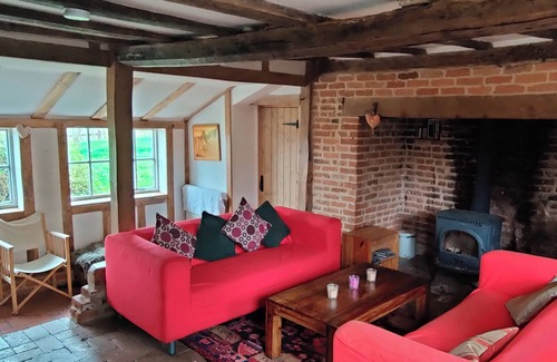 Ipswich Cottage | Exceptional cottage with country views.