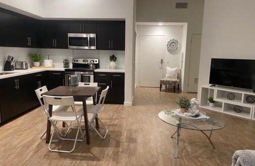 Little Armenia Apartment | Exceptional Loft FREE Parking and WIFI