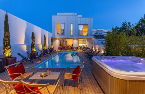 Cabanas Villa | EXCEPTIONAL 7 BEDROOM VILLA WITH HEATABLE POOL, JACUZZI, WI-FI, A/C AND BBQ