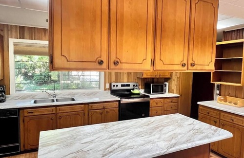 Gasquet Apartment | Exceptional ViewnnnnnnnnStudio apartment with beautiful, spectacular river view.