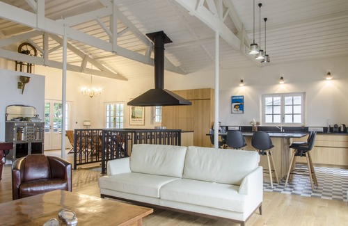 Le Moulleau House | Exceptional villa at the edge of the water, in the heart of Moulleau, vast and quiet