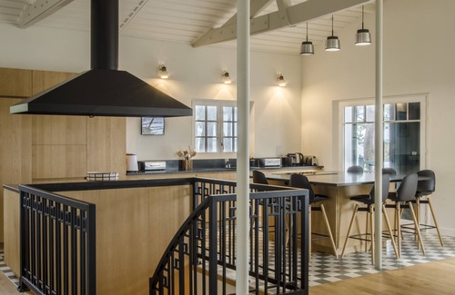 Le Moulleau House | Exceptional villa at the edge of the water, in the heart of Moulleau, vast and quiet