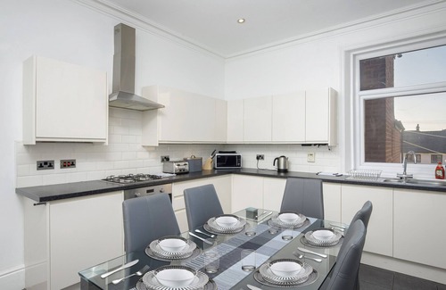 Lytham St. Anne's House | Exceptionally spacious, central apartment in Lytham St Annes