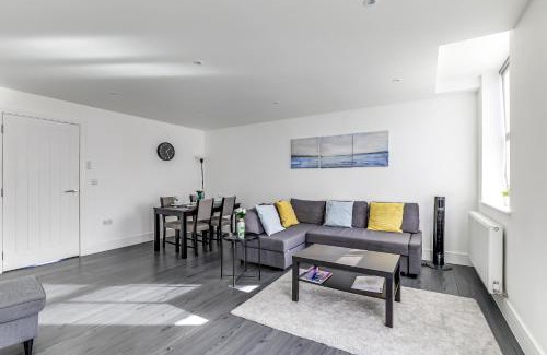 Canterbury Apartment | Exceptionally Spacious Central Canterbury Home