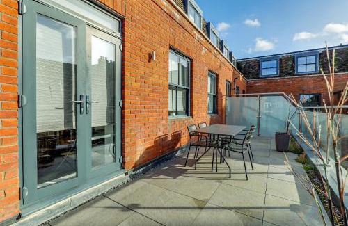 Canterbury Apartment | Exceptionally Spacious Central Canterbury Home