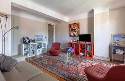Biarritz City Centre Apartment | Exceptionnel 3 pièces art déco en dernier étage avec garage privé centre Biarritz