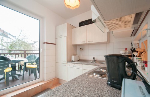 Eppendorf Apartment | Excl. Floor: 3 bedrooms, balcony, adults only, quiet place at Eppendorf