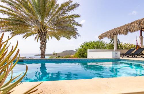 Bisento Villa | Exclusive 10-Guest Seaview Villa in Gated Community with Pool & Private Beach Access