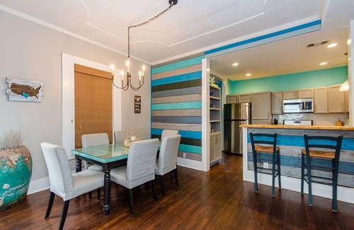 San Jacinto House | Exclusive 3-Unit Triplex! Beach Access, Courtyard, Decks & Space For Family.