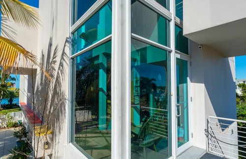 Trailer Estates House | Exclusive 5-Level Waterfront Solstice House on Sarasota Bay