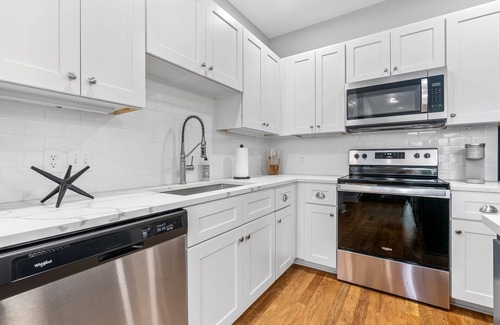 Auburn Apartment | Exclusive Apartment over Target - Downtown Auburn Unit 207