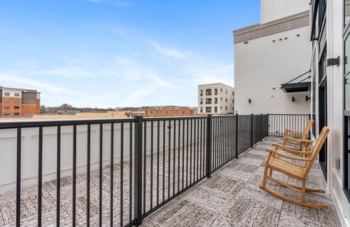 Auburn Apartment | Exclusive Apartment over Target - Downtown Auburn Unit 207