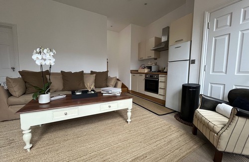 Kensal Green House | Exclusive Apartment with terrace, garage, gym in Georgian Residence well located