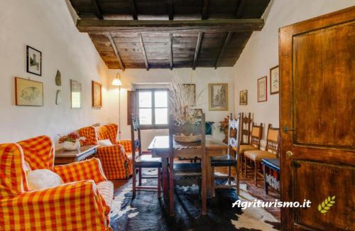 Castelfranco di Sopra Apartment | Exclusive apartment with fireplace