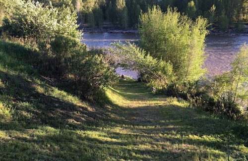 Twisp Bed & Breakfast | Exclusive B&B with private entry to your fully furnished suite