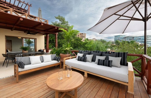 La Cruz de Huanacaxtle House | Exclusive Beachfront Villa in Punta Esmeralda La Cruz Bucerias Punta Mita!