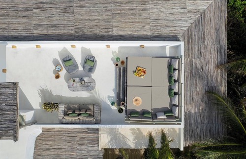 Zona Hotelera House | Exclusive Beachfront Villa with 4 Bedrooms