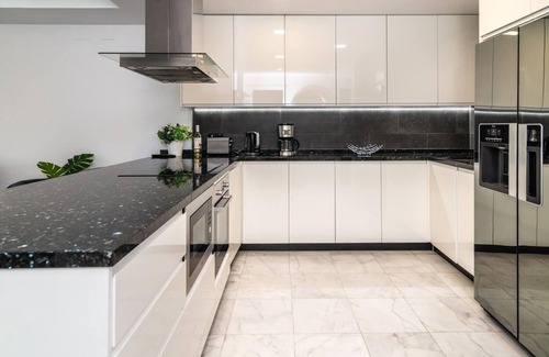 Golden Mile Apartment | Exclusive Beachside Apartment in Puente Romano