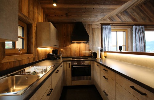 Flachau Ski Chalet | Exclusive chalet with 5 bedrooms and 5 bathrooms, sauna, fireplace, terrace