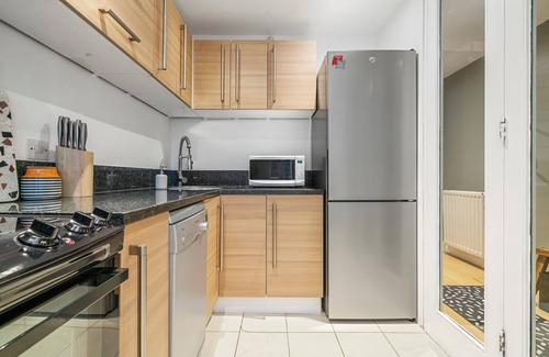 St Luke's Apartment | Exclusive & Comfortable Home by Old Street Station