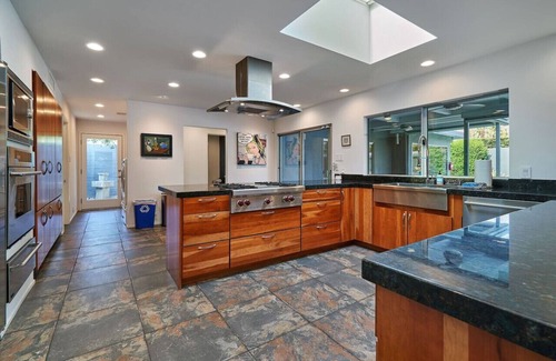 Palm Springs House | Exclusive Deepwell Neighborhood