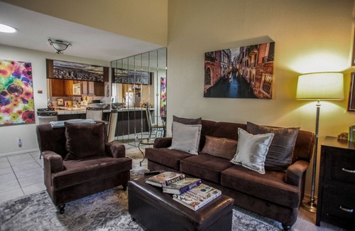 Paradise House | Exclusive Designer Home, ULTRA SECURE and QUIET near VEGAS STRIP!