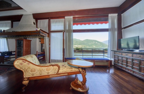Lierna Villa | EXCLUSIVE DETACHED VILLA DIRECTLY ON THE LAKE WITH PRIVATE GARDEN.