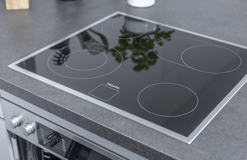 Wollmatingen Apartment | Exclusive (DG) new-build vacation apartment with distant views