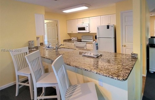 Hilton Head Island Cottage | Exclusive Escape: Spacious Home in Gated Shipyard Community, with bikes to ride