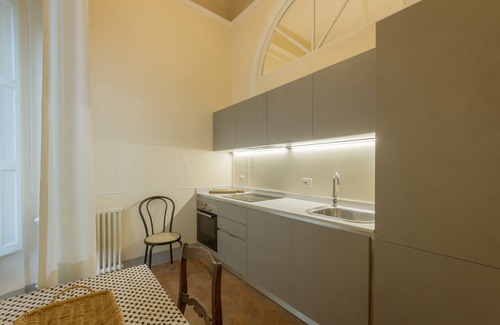 Oltrarno Villa | Exclusive Estate in Florence, Private Pool, 13 bedrooms