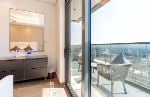 Business Bay Apartment | Exclusive Getaway 3BR City View l King size Bed