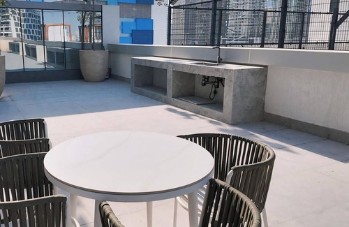 Business Bay Apartment | Exclusive Getaway 3BR City View l King size Bed
