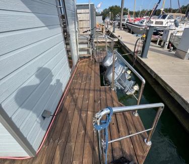 Maasbommel Boat Rental | Exclusive Houseboat La Mare 12 x 5 m in Maasbommel