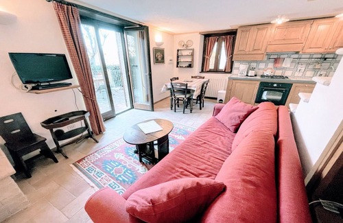 Spoleto Villa | Exclusive Spoleto Country Park Pool Park Activities Mountain View Sleeps 28