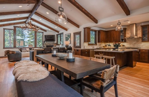 Mammoth Lakes House | Exclusive Luxury Home, Two Private Hot Tubs & Mammoth Mountain Black Passes!
