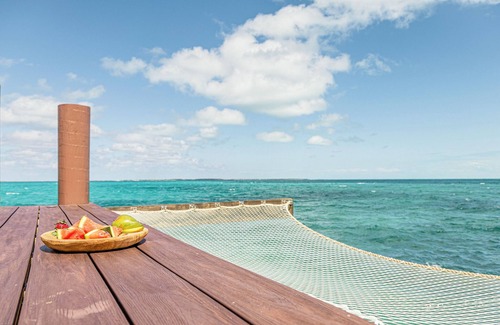 Eastern Road House | Exclusive Ocean Villa in Nassau