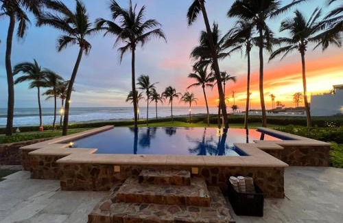 Barra Vieja Apartment | Exclusive Oceanfront Apartment Beach access