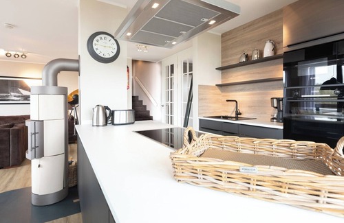 Juist House | Exclusive thatched house on the beach access - luxury & comfort for up to 8 people