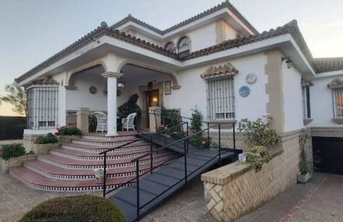 Montequinto Ski Chalet | Exclusive villa ideal for families and groups with private pool and subway parking.