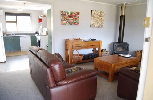 Alexandra Cottage | Exclusive Vineyard Cottage Escape