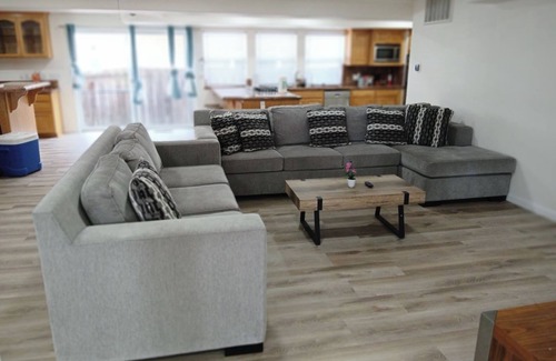 Discovery Bay House | Exclusive Waterfront Luxury Villa in Discovery Bay, Sleeps up to 18