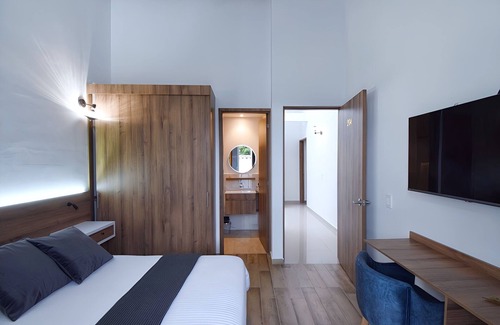 San Antonio Bed & Breakfast | Exclusividad en el cono histórico de Cali, con terraza y comodidad garantizada.