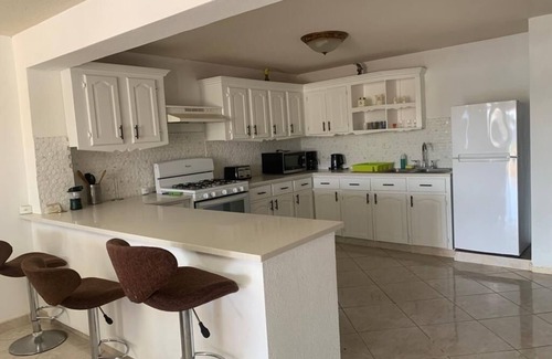 Welches Villa | Executive 3 Bedroom 2 Bathroom Vacation Villa Southcoast Maxwell Beach Area