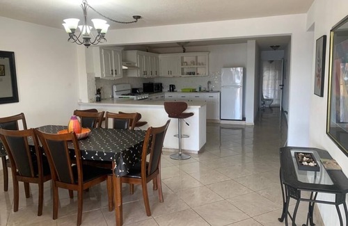 Welches Villa | Executive 3 Bedroom 2 Bathroom Vacation Villa Southcoast Maxwell Beach Area