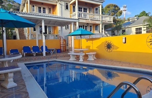 Welches Villa | Executive 3 Bedroom 2 Bathroom Vacation Villa Southcoast Maxwell Beach Area