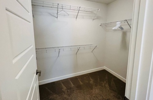 Airdrie House | Executive 3 Bedroom Duplex in Airdrie close to YYC Airport!