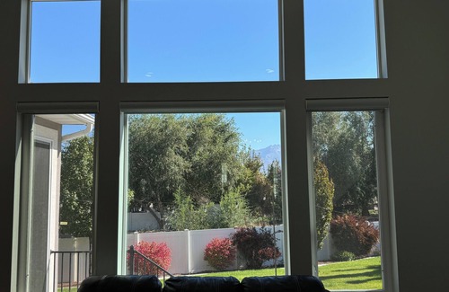 West Jordan House | Executive 4-bedroom house in West Jordan with hot tub - Mountains & ski resorts
