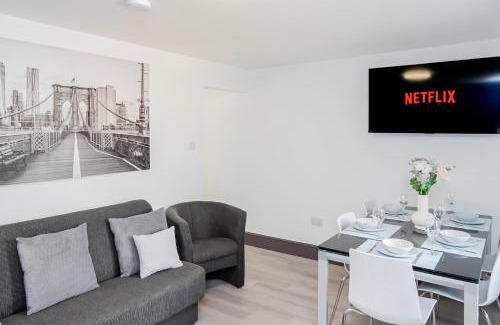 Southampton House | Executive 8beds 3bath Contractorswelcome Parking