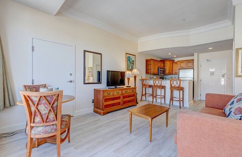 Ortona Park Hotel | Executive club ocean-view suite with high-speed WiFi - snowbird-friendly