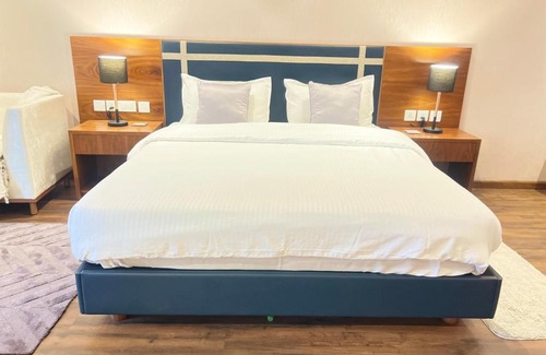 Gurugram Apartment | Executive Deluxe Apartment with Panoramic View in Heart of Gurgaon